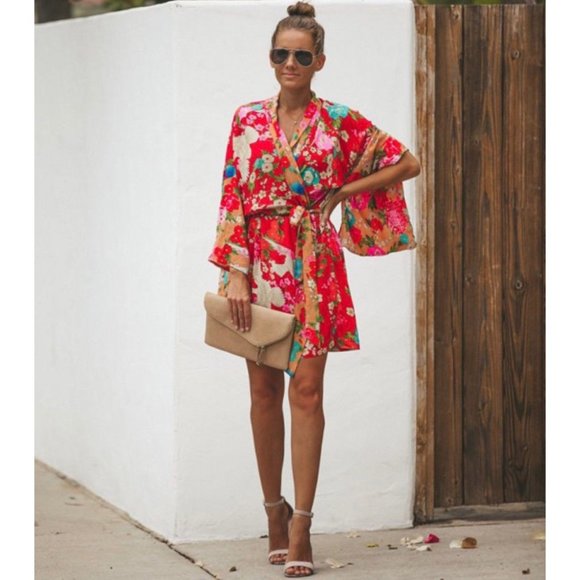 ♦️SOLD♦️Floral Open Kimono Red and Pink - Picture 3 of 15